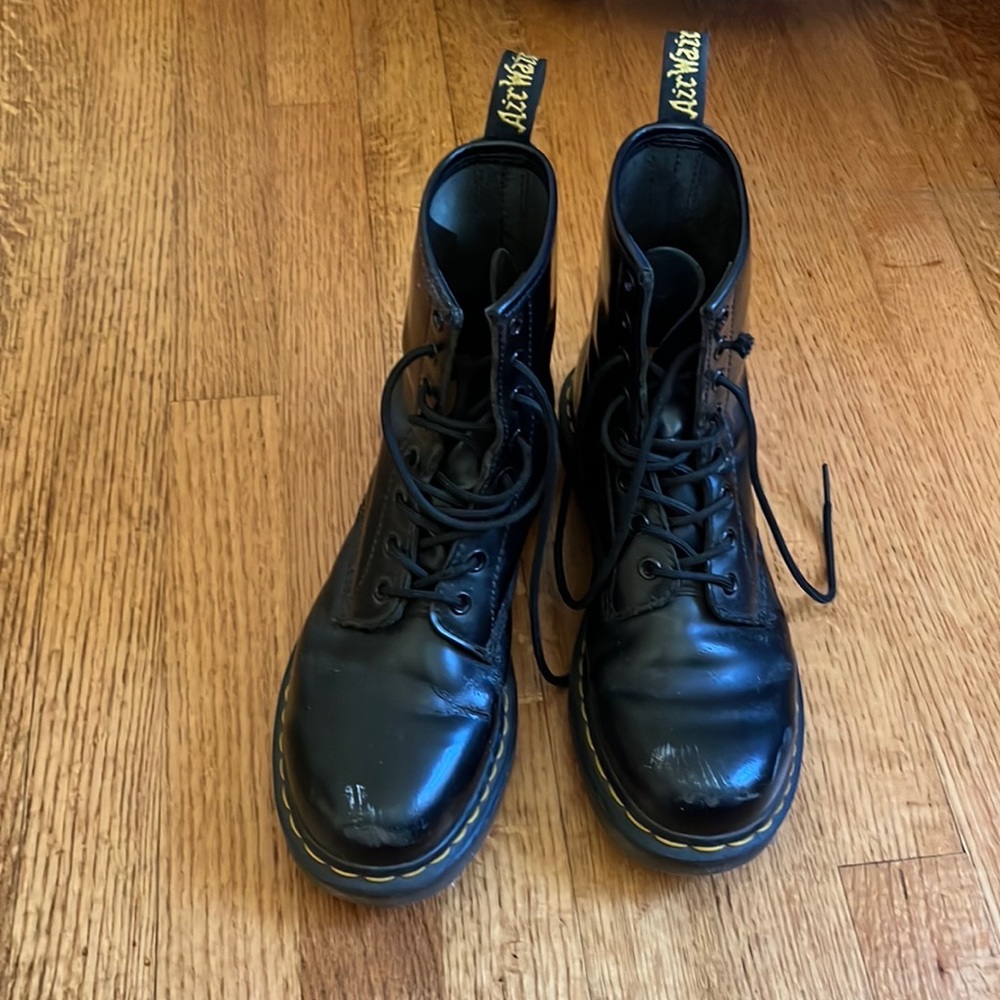 Black Dr. Martens 1460